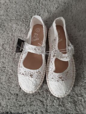 White Lace Mary Jane Flats with Espadrille Trim Size 2